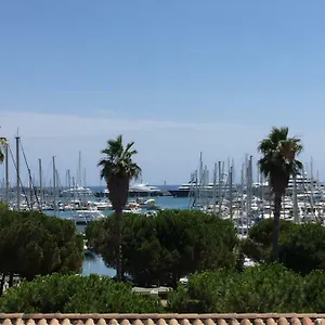 Terrasse Magnifique Vue Mer Et Yachts Antibes